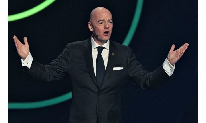 INFANTINO CALLS FOR RED CARDS FOR PLAYERS COVERING MOUTHS IN RACISM CASES.