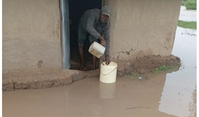 FLOODS HIT HOMA BAY COUNTY, OVER 60 FAMILIES AFFECTED.
