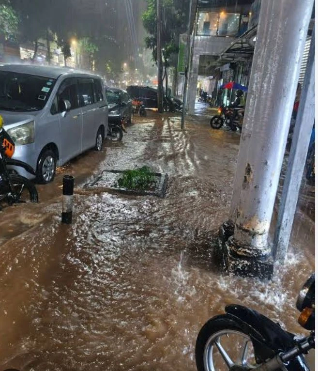 Kenya Floods: 10 Dead and Key Bridges Swept Away as Heavy Rains Wreak Havoc.