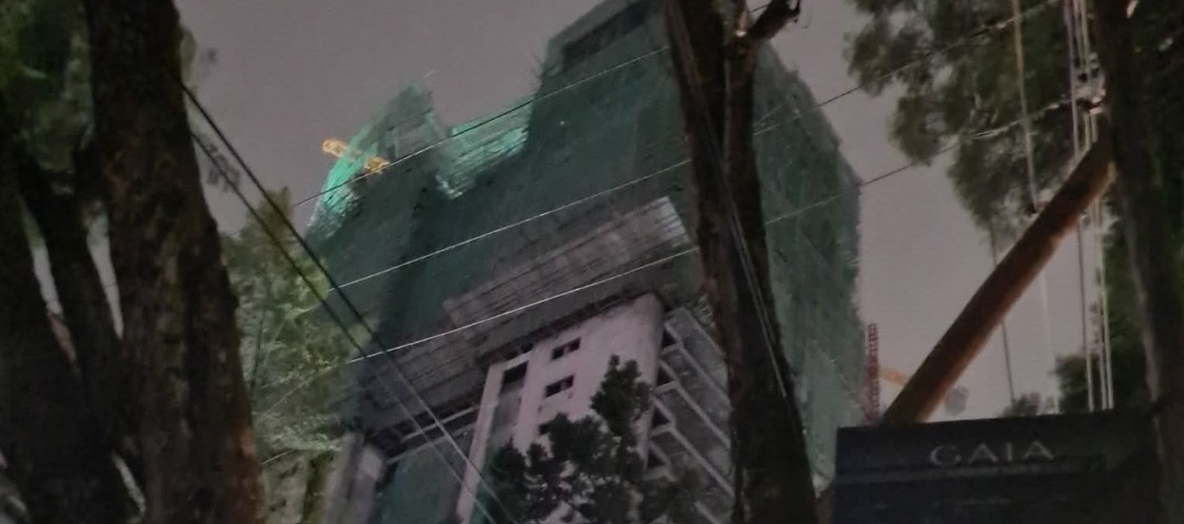 Two people trapped , two rescued aftera 22-storey building under Construction in Westlands, Nairobi partially  collapsed , Red cross rescue efforts underway .
