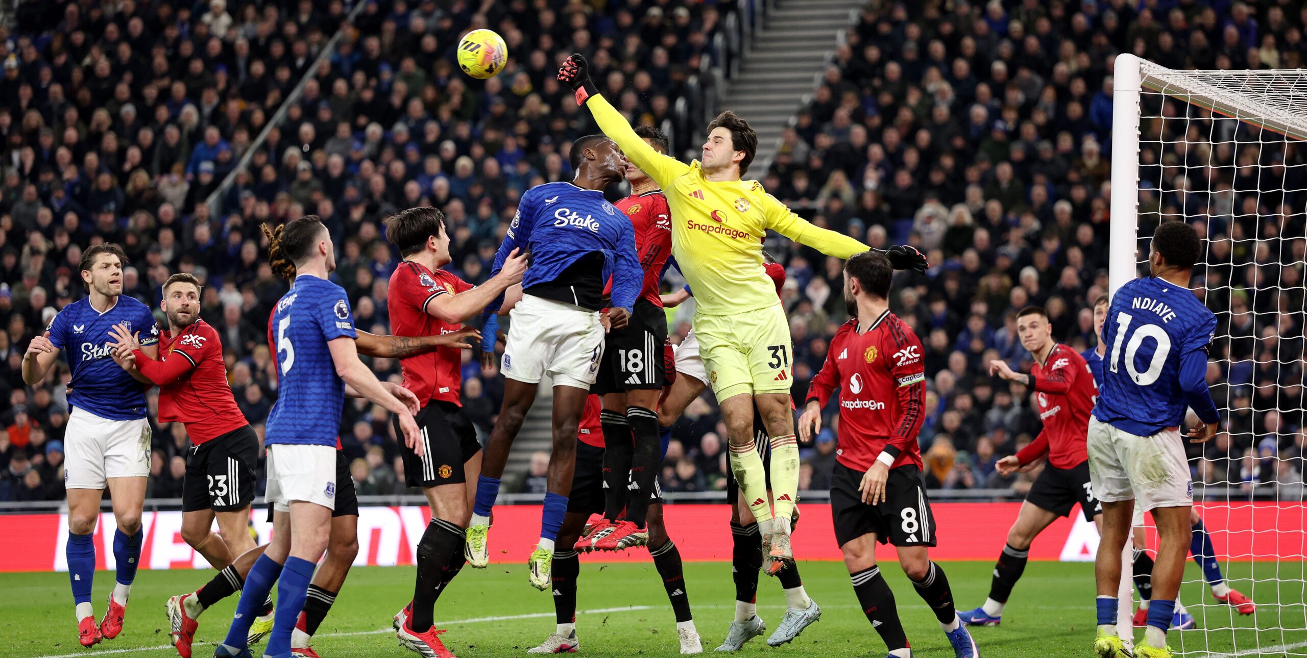 Senne Lammens Emerging as Manchester United’s First‑Choice Keeper — Confidence Rising After Derby Saves